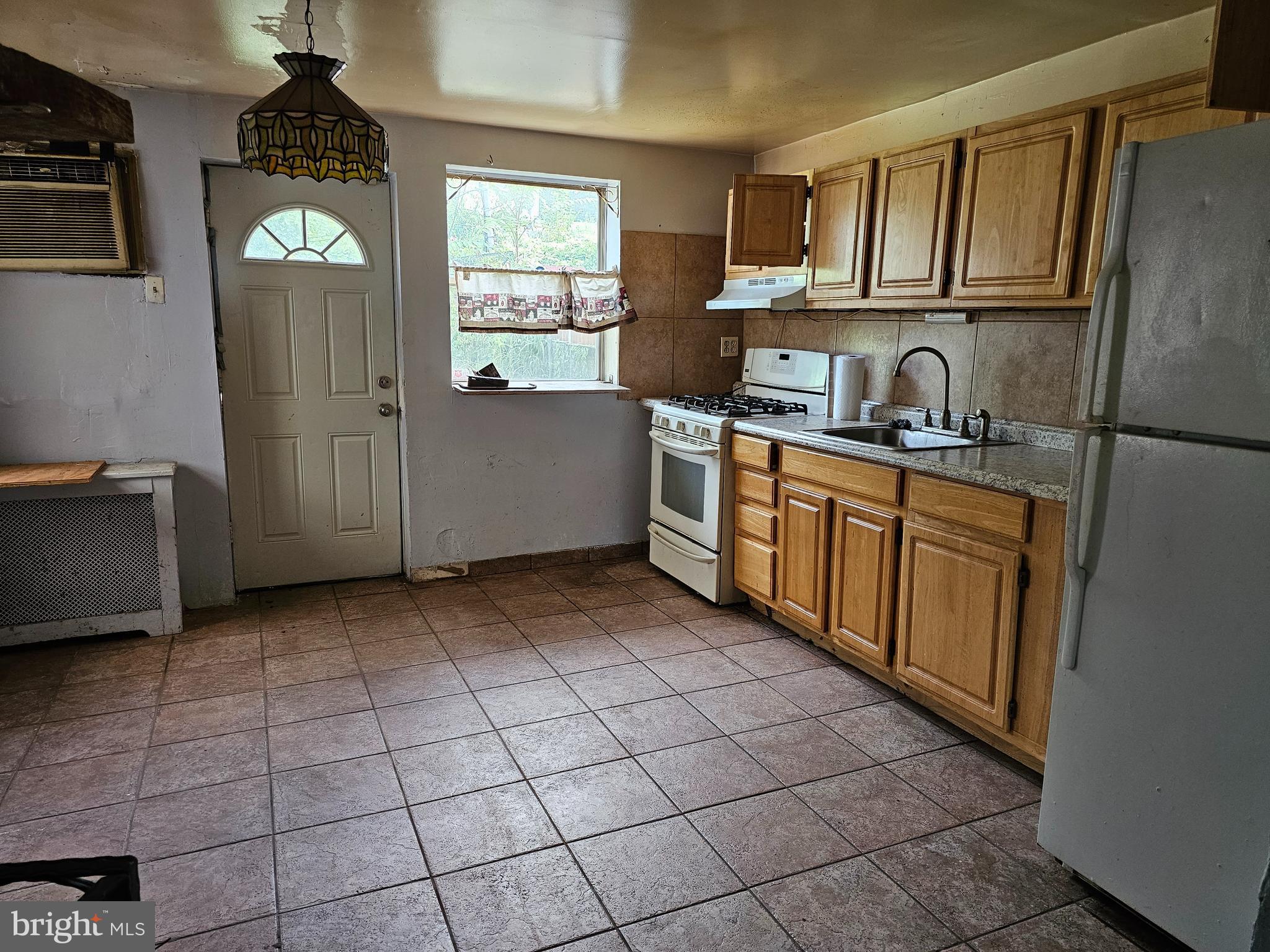 1323 Unity Street Philadelphia, PA 19124 - Photo 3 of 10 Gallery Image 3