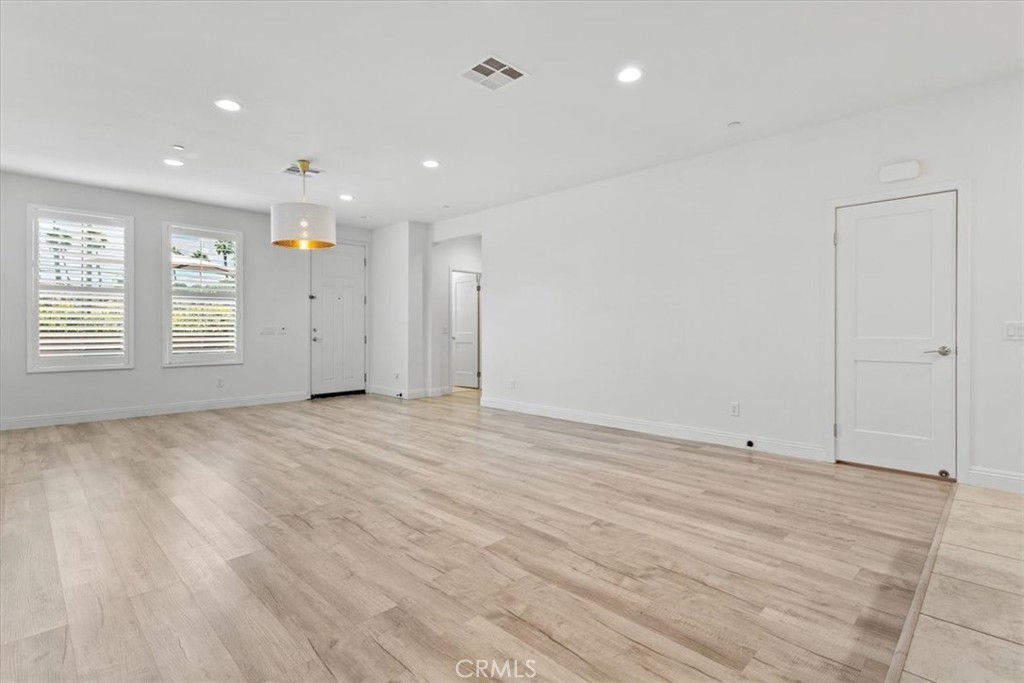1821 Poppy Drive, Unit 5 Simi Valley, CA 93065 - Photo 16 of 39 Gallery Image 16