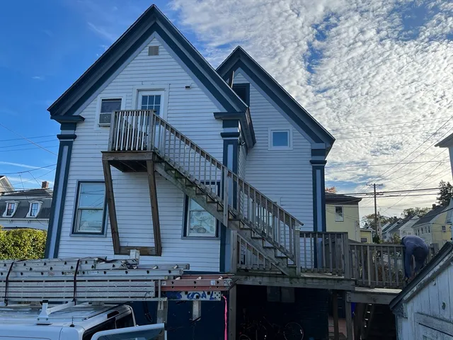 a view of house with street