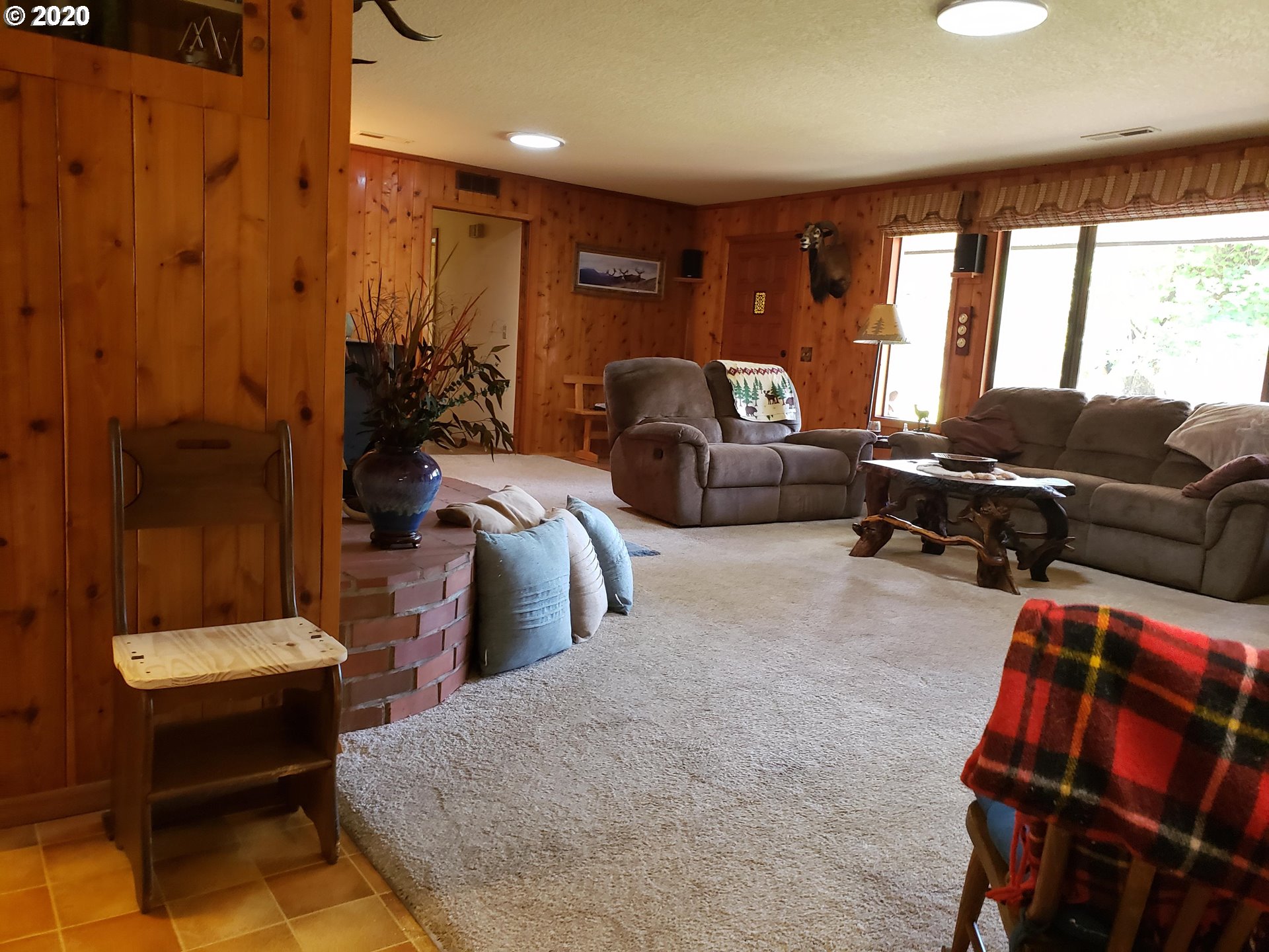 37164 Row River Road Dorena, OR 97434 - Photo 2 of 31 Gallery Image 2