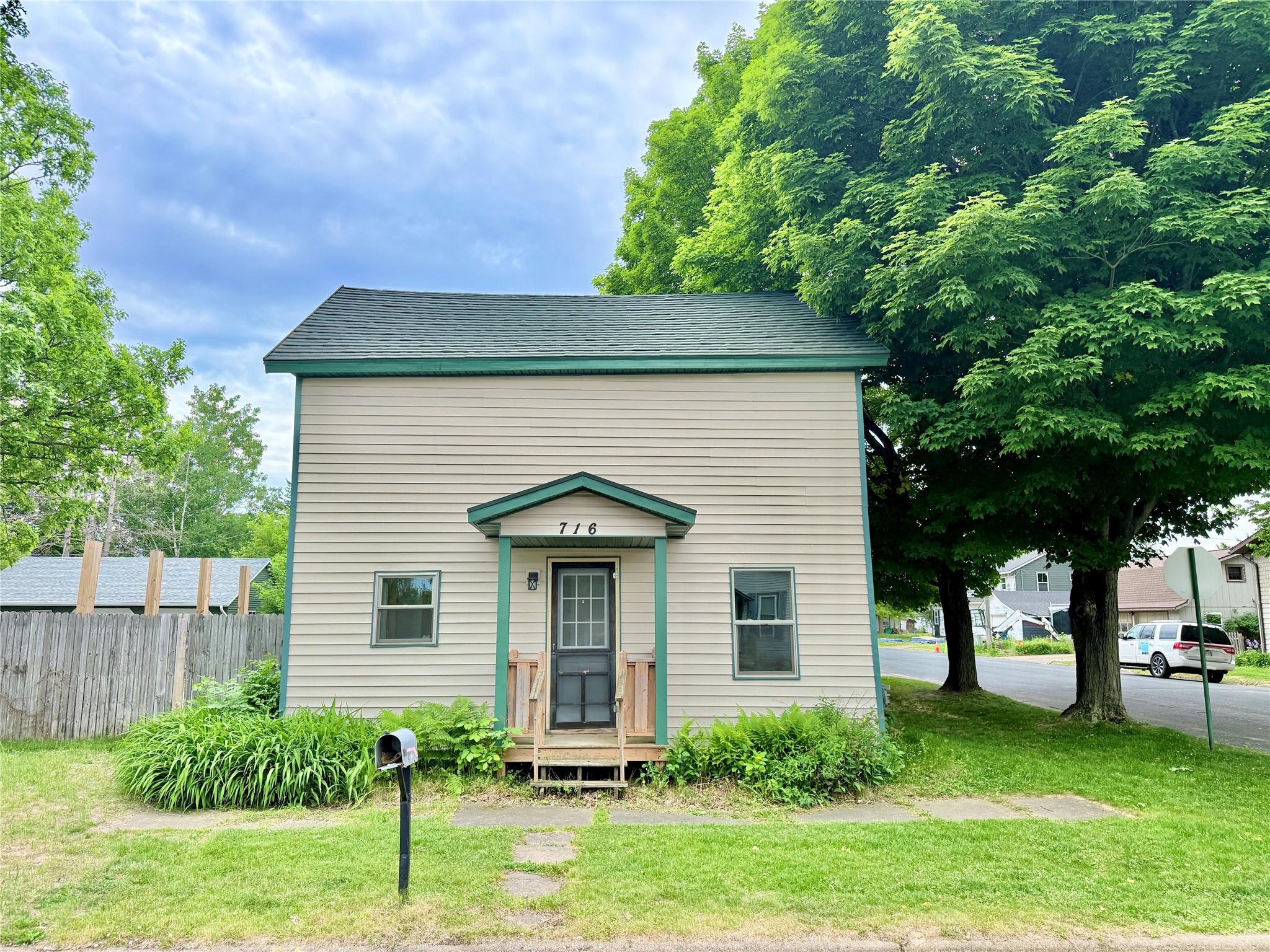 716 Lee Street Rice Lake, WI 54868 - Photo 2 of 48