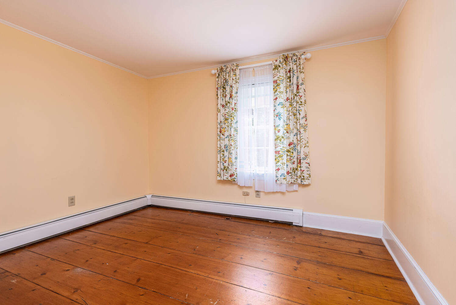 306 Main Street Cumberland, ME 04021 - Photo 49 of 71 306 Main St Cumberland ME-large-049-036-