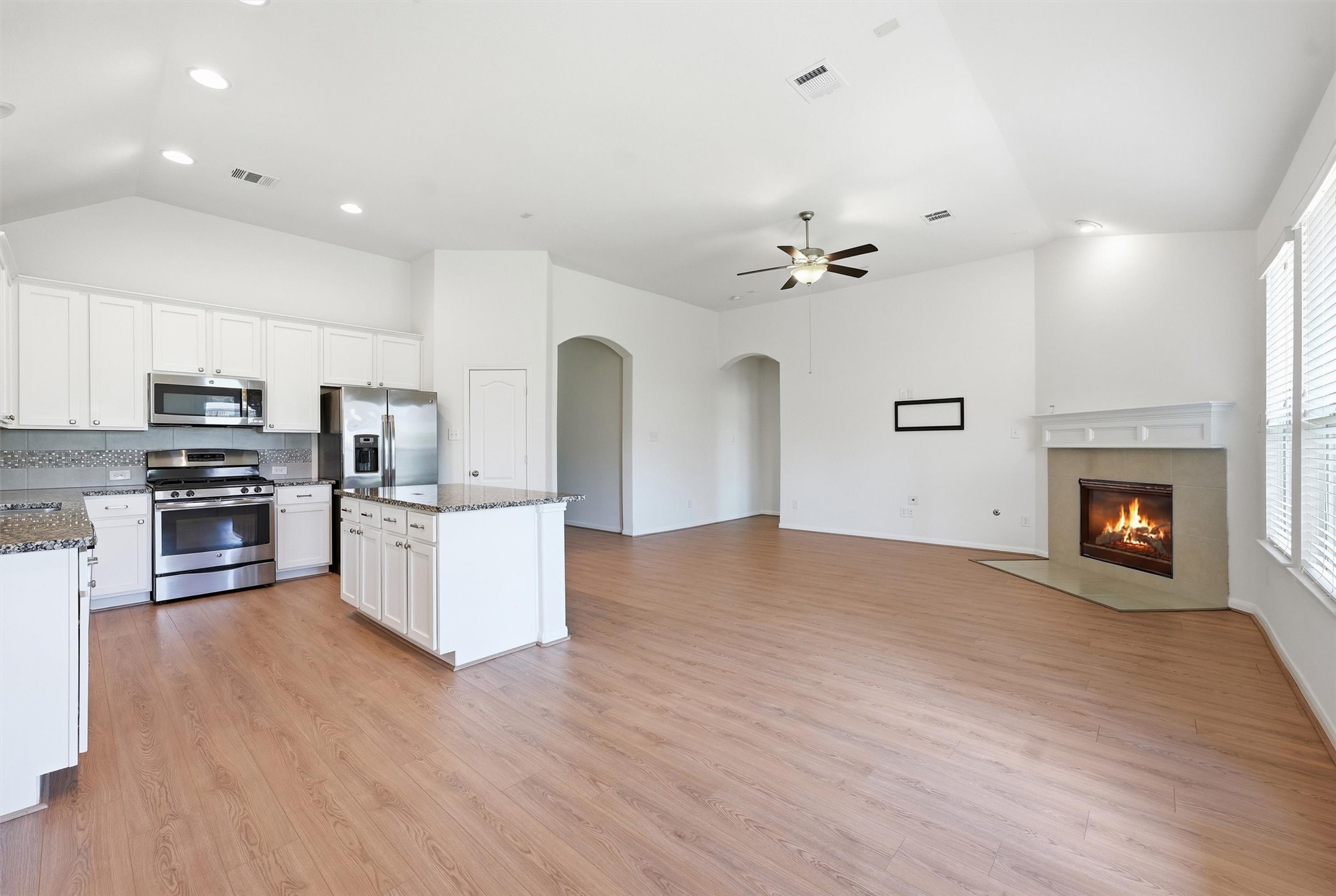 3841 Enchanted Timbers Lane Spring, TX 77386 - Photo 6 of 32