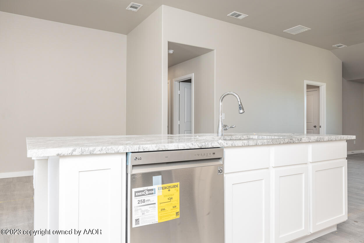 1537 Montaluse Road Amarillo, TX 79118 - Photo 6 of 17 Kitchen
