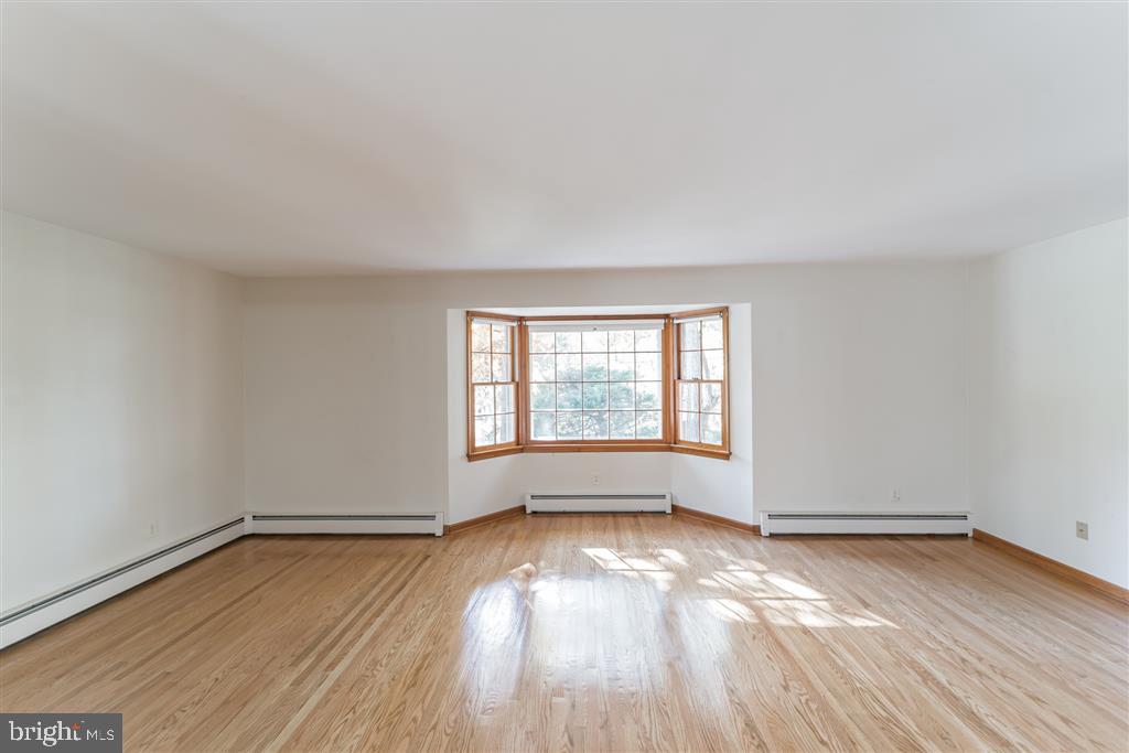 688 Beatty Road Springfield, PA 19064 - Photo 2 of 40