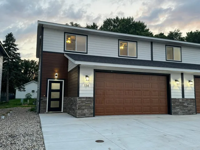 $1,950 | 141 Renet Path, Mankato, MN 56001