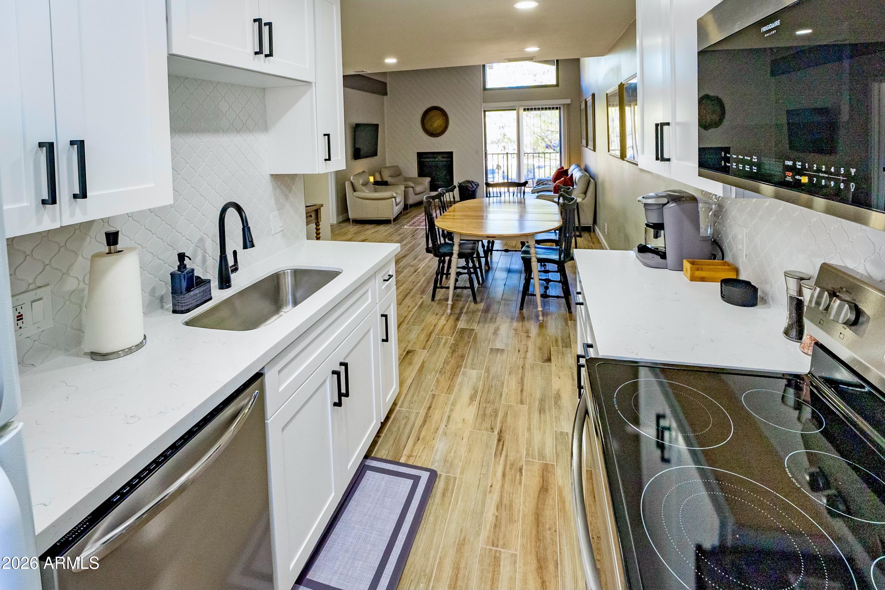 65 Verde Valley School Road, Unit B9 Sedona, AZ 86351 - Photo 14 of 36 Upgraded Kitchen