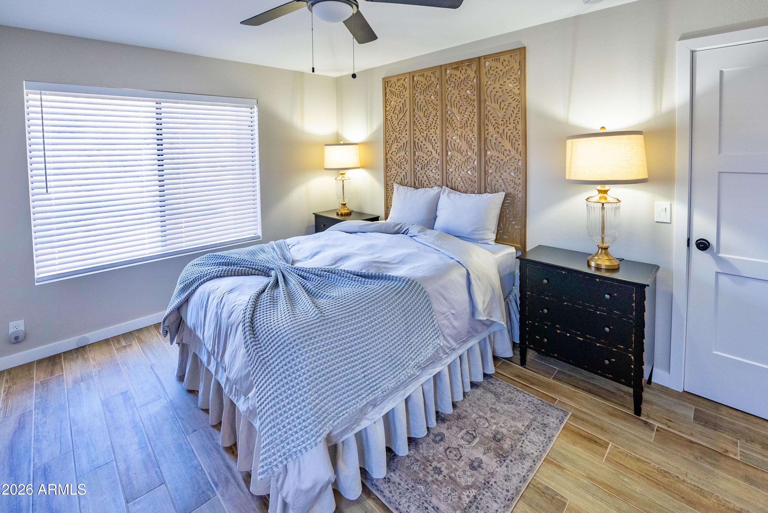 65 Verde Valley School Road, Unit B9 Sedona, AZ 86351 - Photo 22 of 36 Primary Bedroom Suite