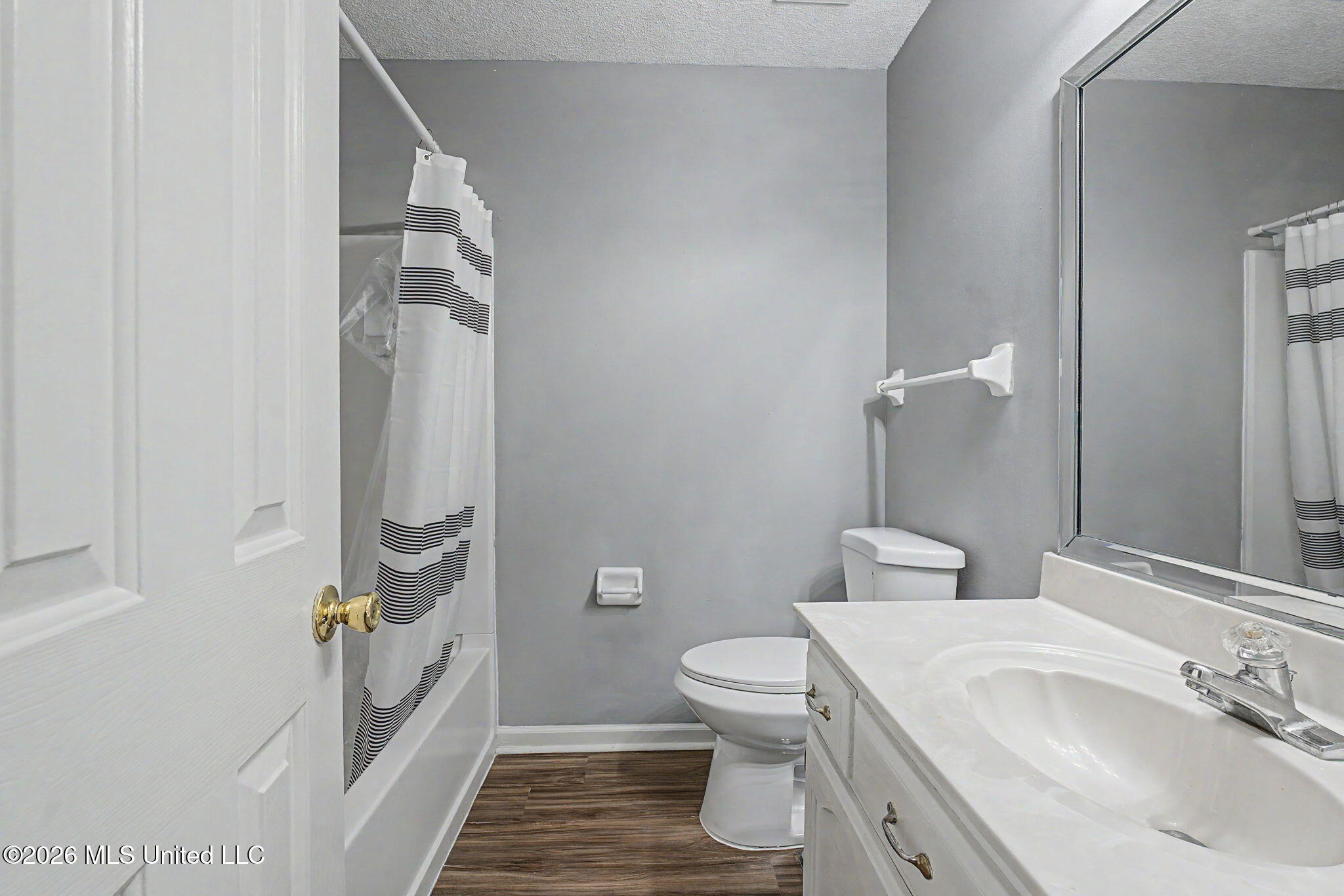 3145 Magnolia Drive Hernando, MS 38632 - Photo 29 of 40 Hall Bath