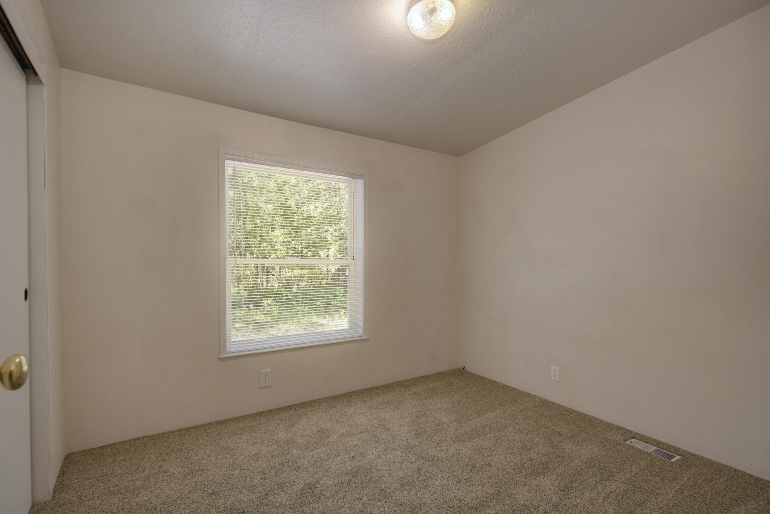 2396 Galice Road Merlin, OR 97532 - Photo 22 of 28 2396 Galice035