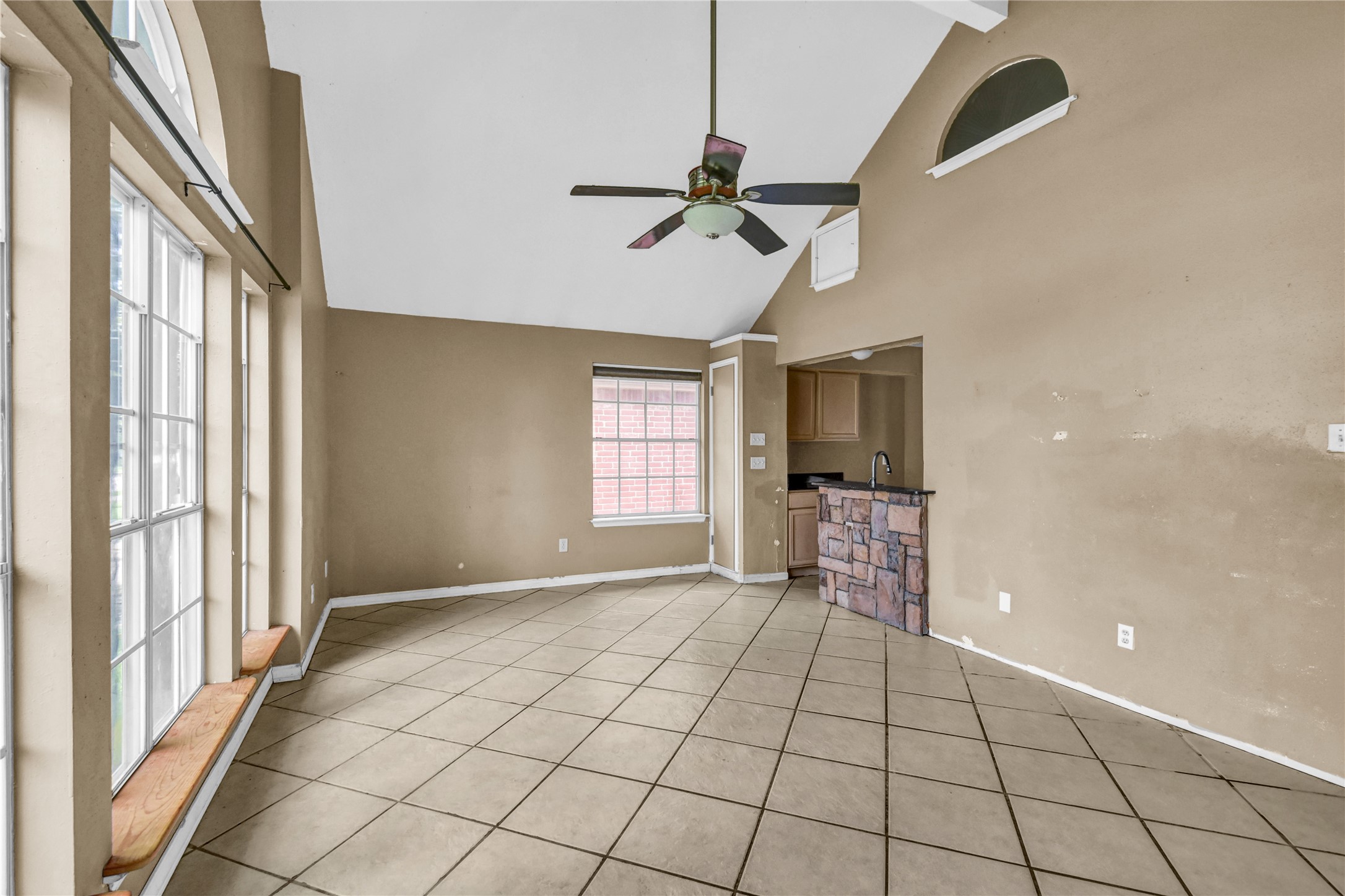 3 Chuckwagon Court Angleton, TX 77515 - Photo 10 of 28