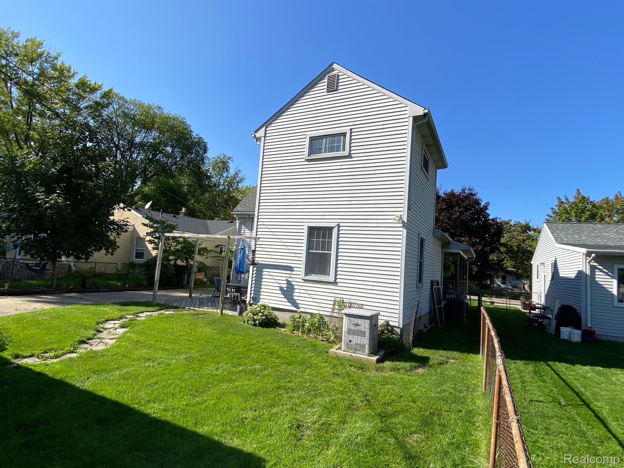 3323 Normandy Road Royal Oak, MI 48073 - Photo 5 of 26