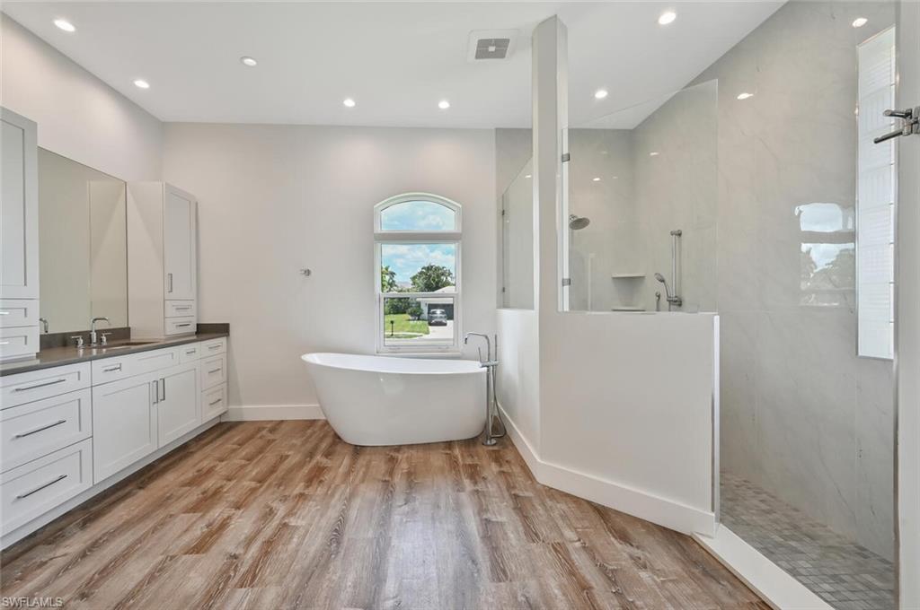4231 Crayton Road Naples, FL 34103 - Photo 26 of 46 Primary Bathroom