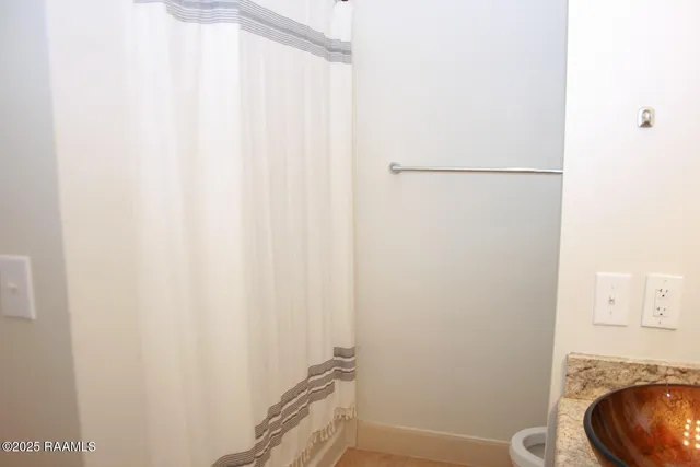 $275,000 | 201 Settlers Trace Boulevard, Unit 2410, Lafayette, LA 70508