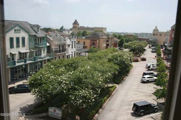 $265,000 | 201 Settlers Trace Boulevard, Unit 2410, Lafayette, LA 70508