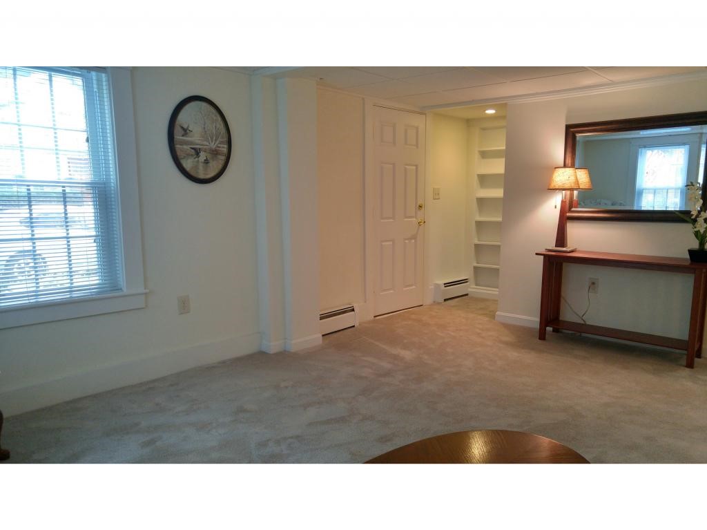 31 Broad Street Rochester, NH 03867 - Photo 16 of 27