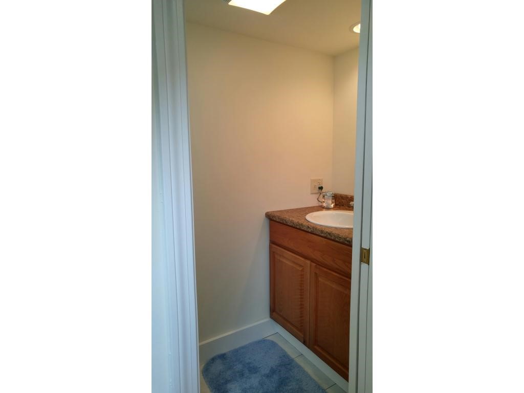 31 Broad Street Rochester, NH 03867 - Photo 18 of 27