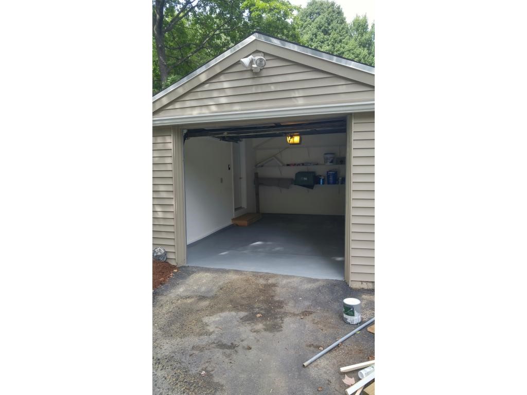 31 Broad Street Rochester, NH 03867 - Photo 3 of 27