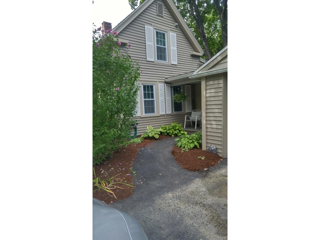31 Broad Street Rochester, NH 03867 - Photo 4 of 27
