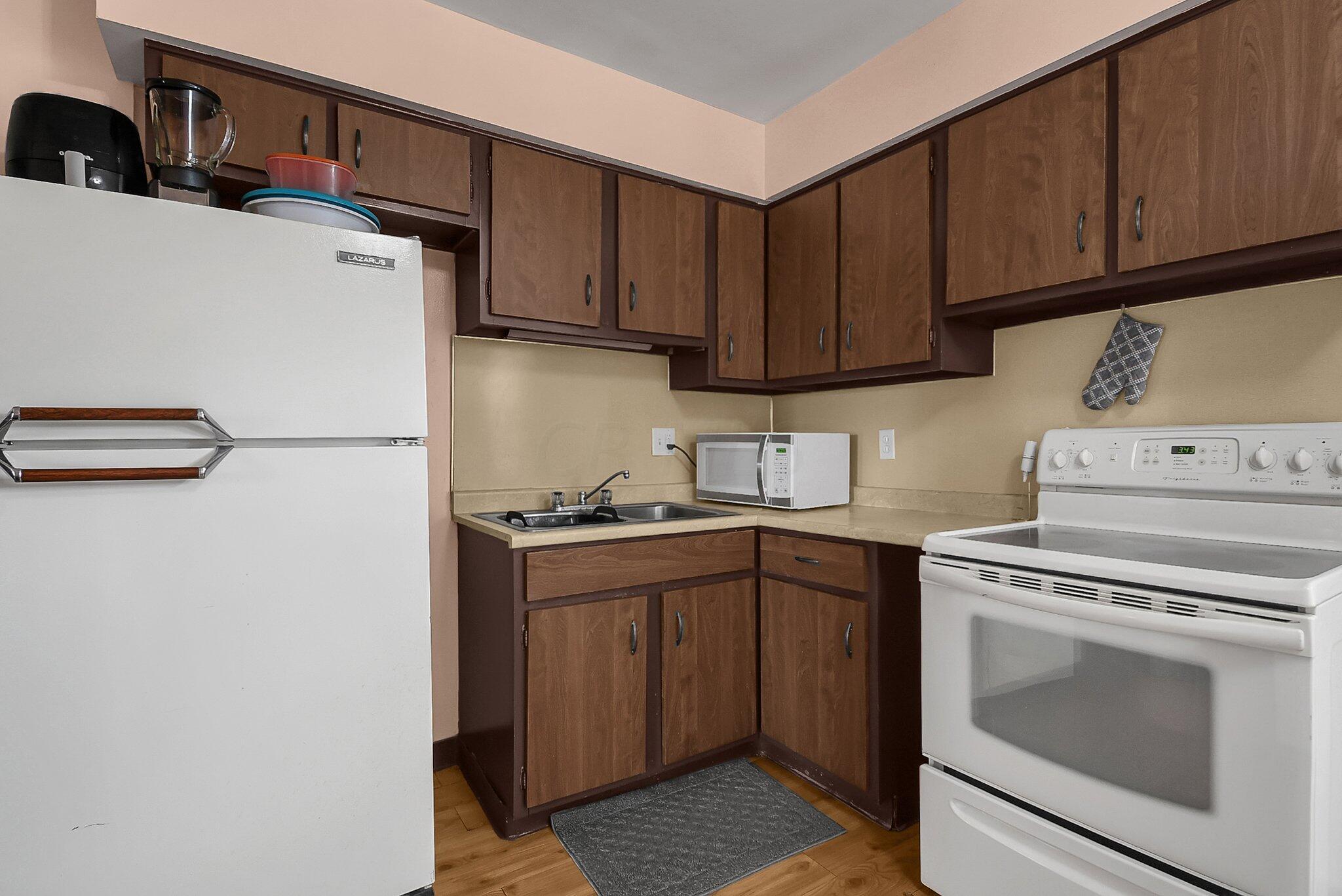 5690 Beechcroft Road, Unit 5690B Columbus, OH 43229 - Photo 7 of 29 12-web-or-mls-5690-beechcroft-rd-b