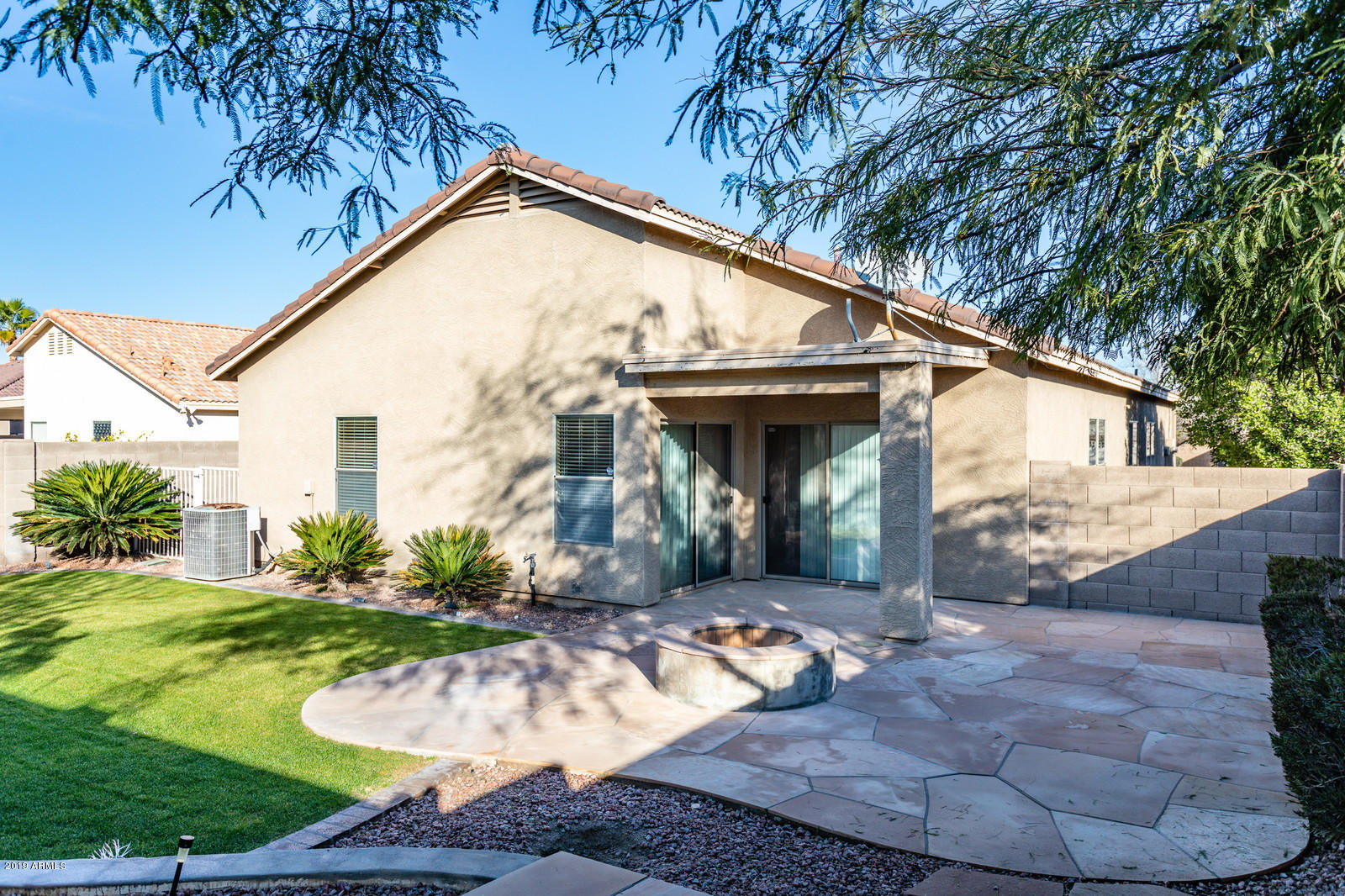 925 East Pedro Road Phoenix, AZ 85042 - Photo 16 of 20 26_925_e_pEDRO_rD_26_mls