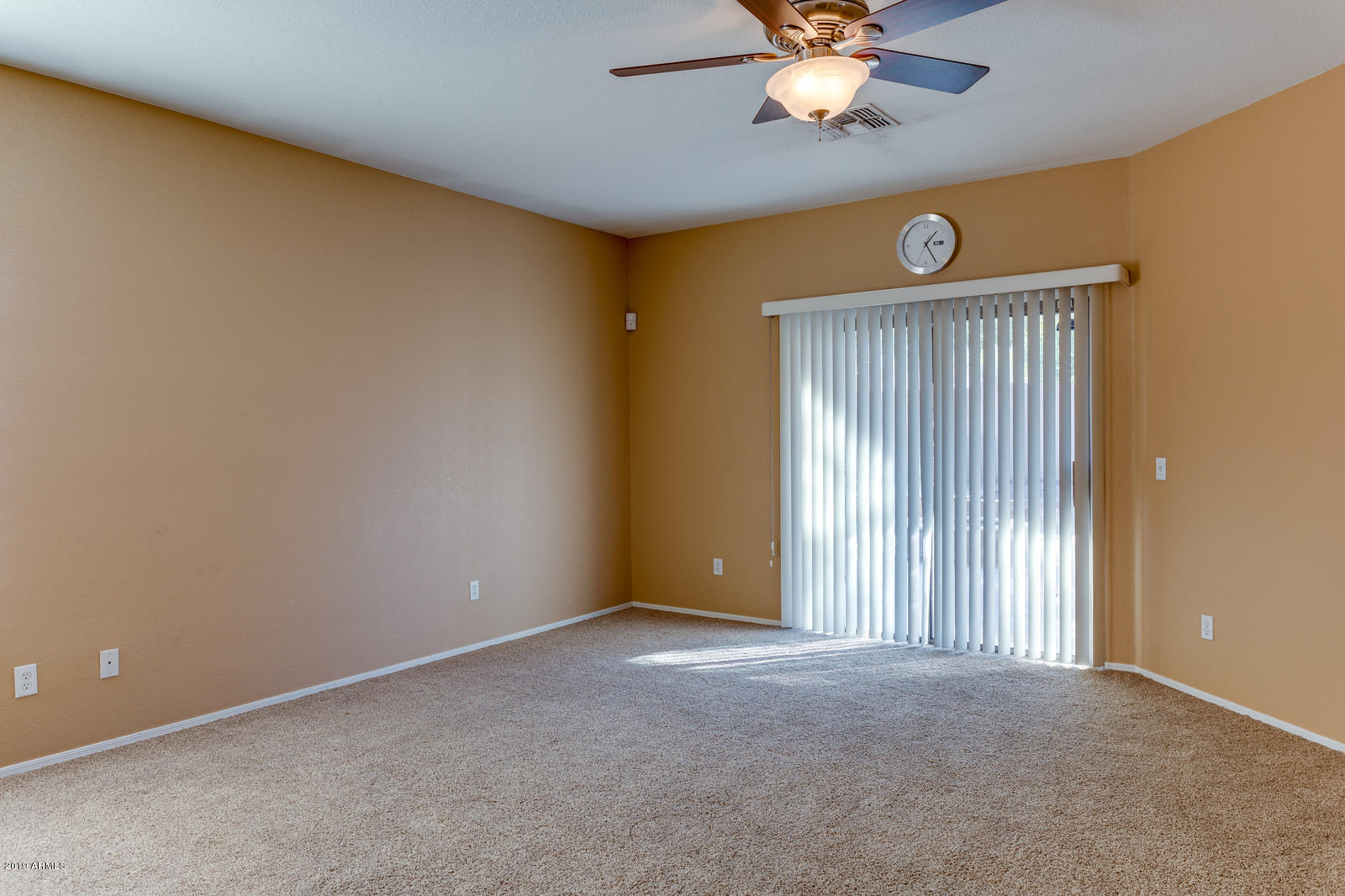 925 East Pedro Road Phoenix, AZ 85042 - Photo 8 of 20 10_925_e_pEDRO_rD_10_mls