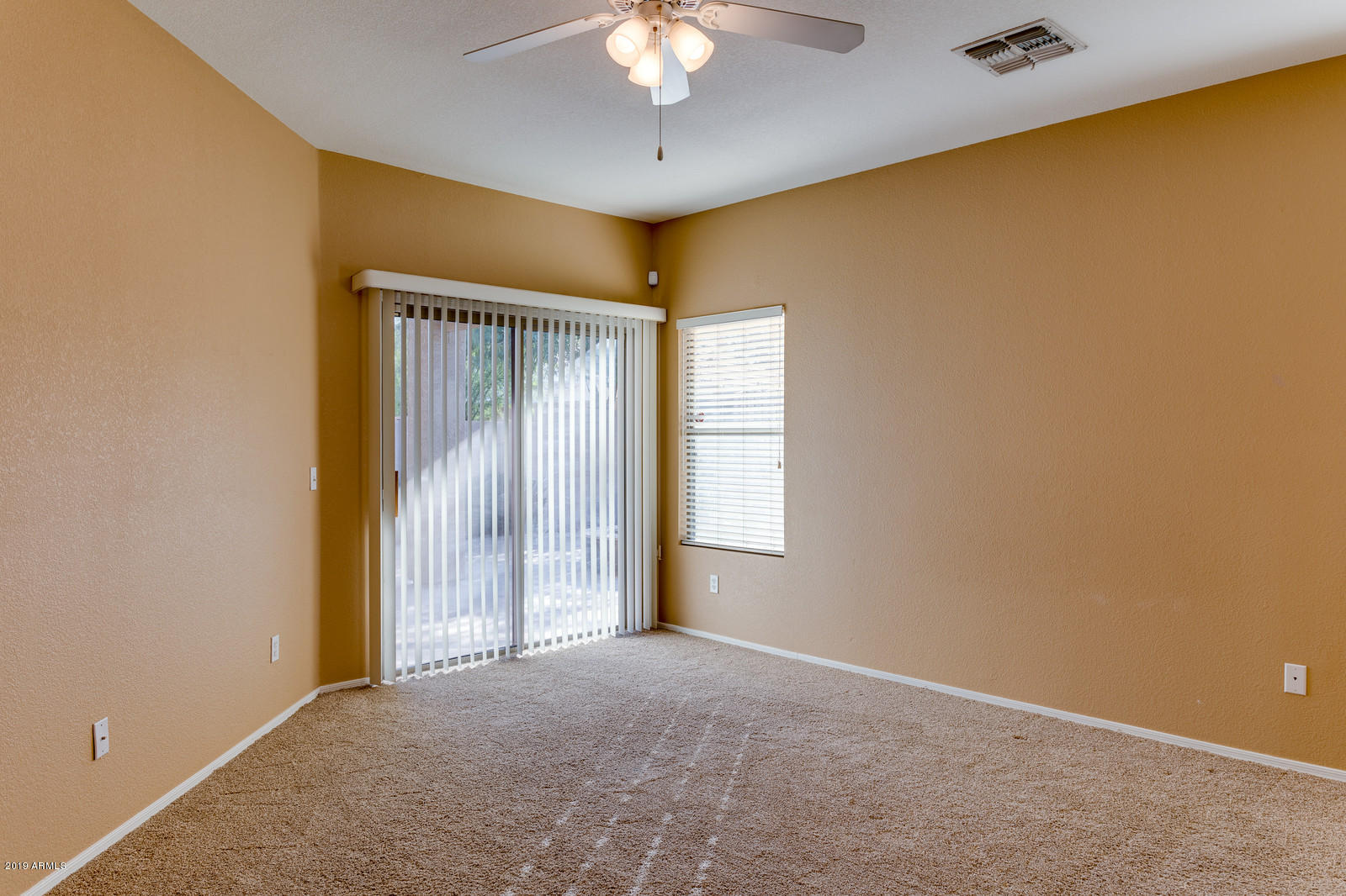 925 East Pedro Road Phoenix, AZ 85042 - Photo 10 of 20 14_925_e_pEDRO_rD_14_mls