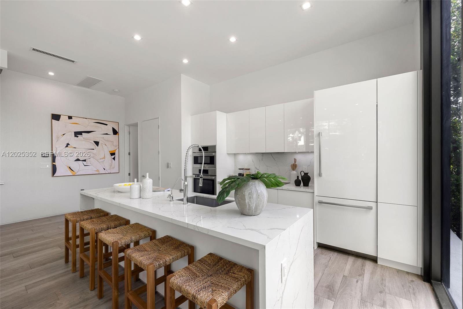 1525 Bay Road Miami Beach, FL 33139 - Photo 8 of 45