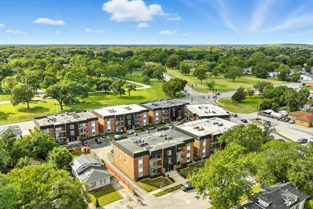 $79,000 | 1040 Hirsch Boulevard, Unit 204, Calumet City, IL 60409
