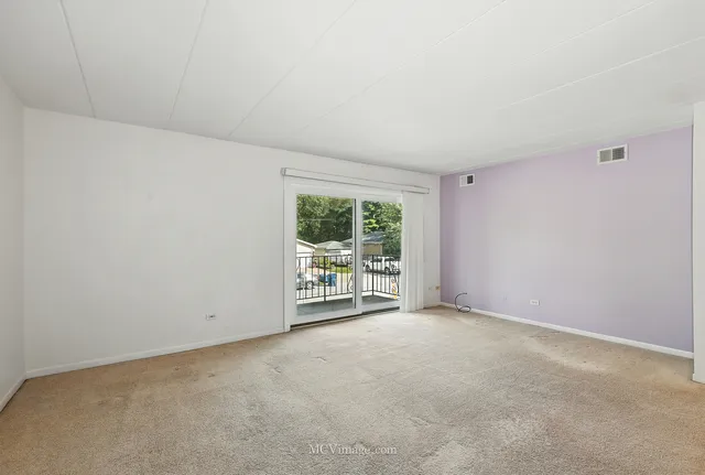 $79,000 | 1040 Hirsch Boulevard, Unit 204, Calumet City, IL 60409