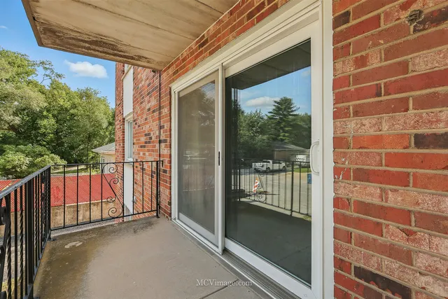 $79,000 | 1040 Hirsch Boulevard, Unit 204, Calumet City, IL 60409