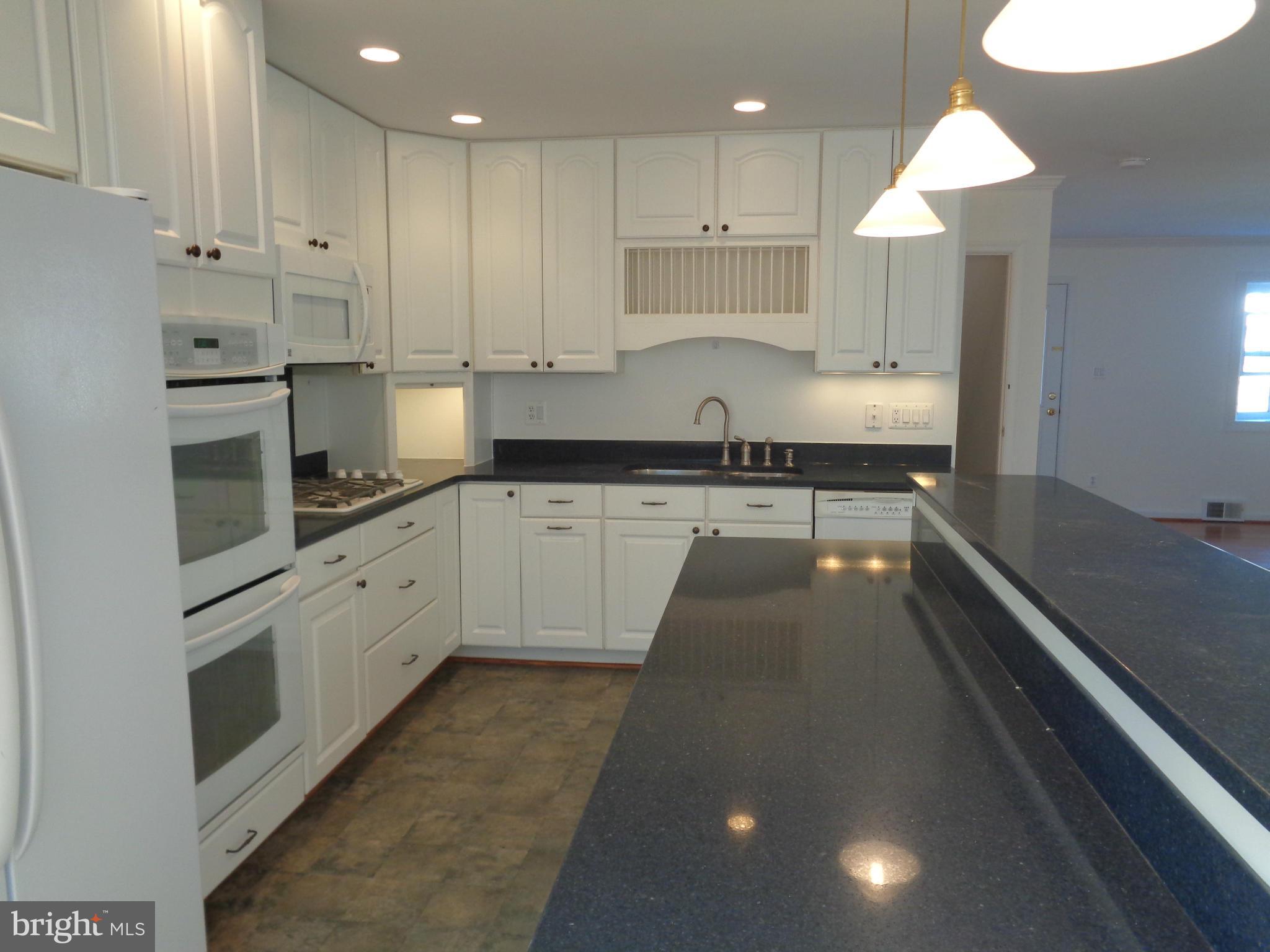7603 Ingle Place Springfield, VA 22151 - Photo 5 of 30 Kitchen