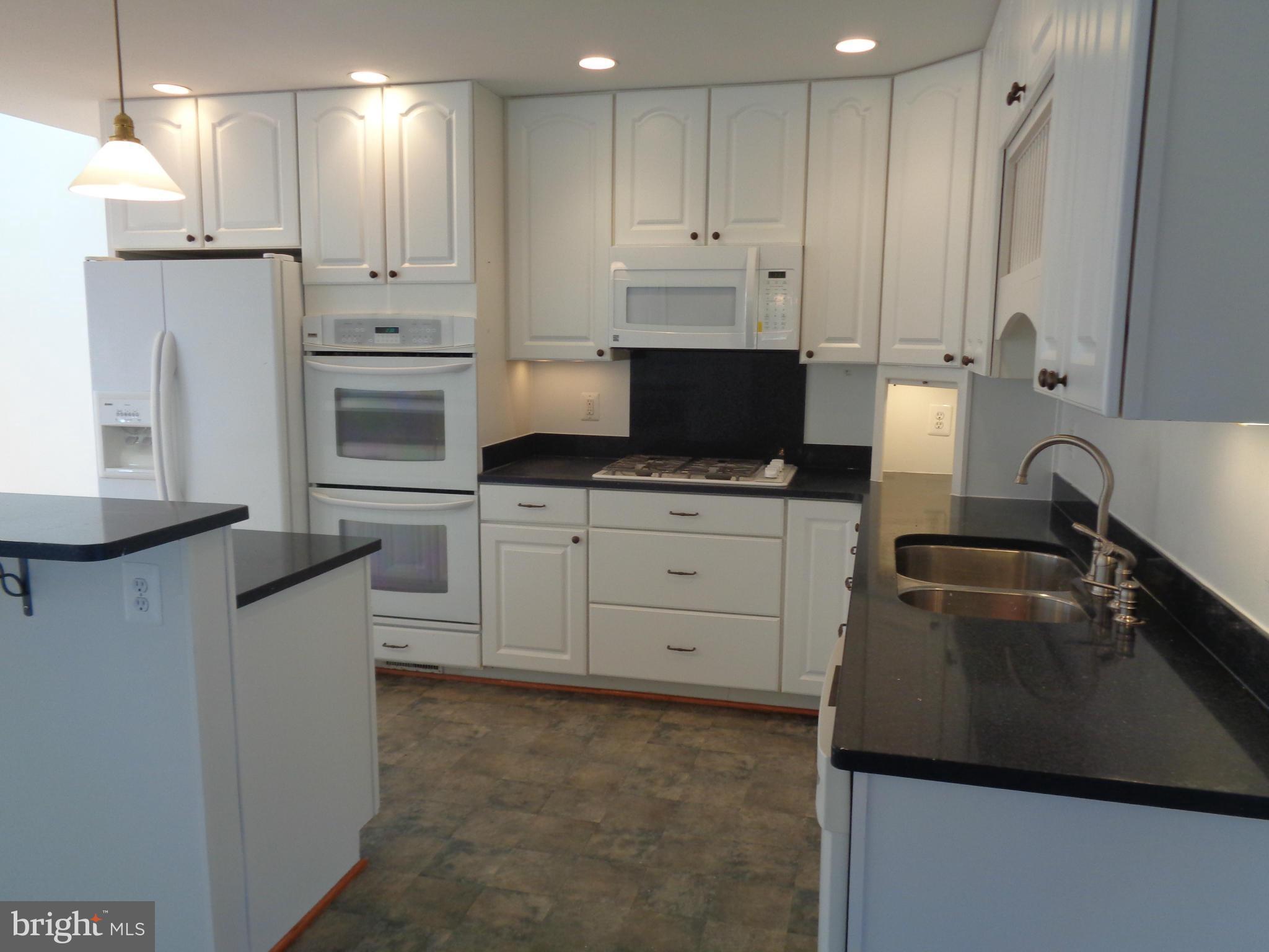 7603 Ingle Place Springfield, VA 22151 - Photo 6 of 30 Kitchen