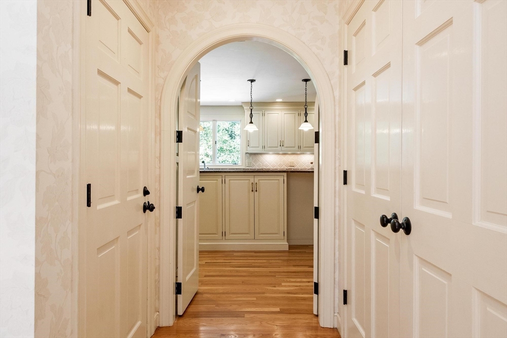 123 Oak Knoll Road Carlisle, MA 01741 - Photo 5 of 41
