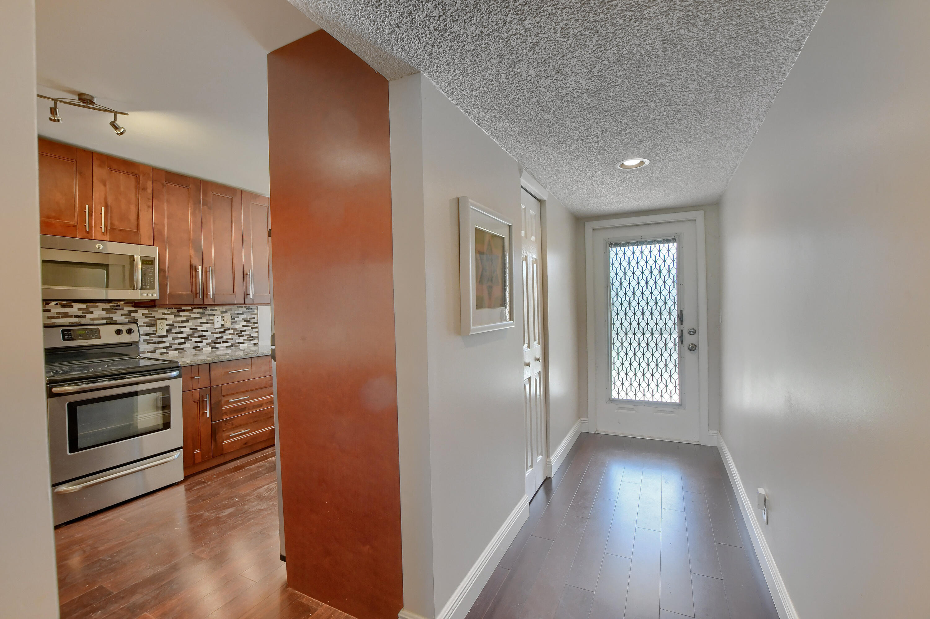 15075 Witney Road, Unit 210 Delray Beach, FL 33484 - Photo 3 of 27 03_ebf_2635-hdr(5)