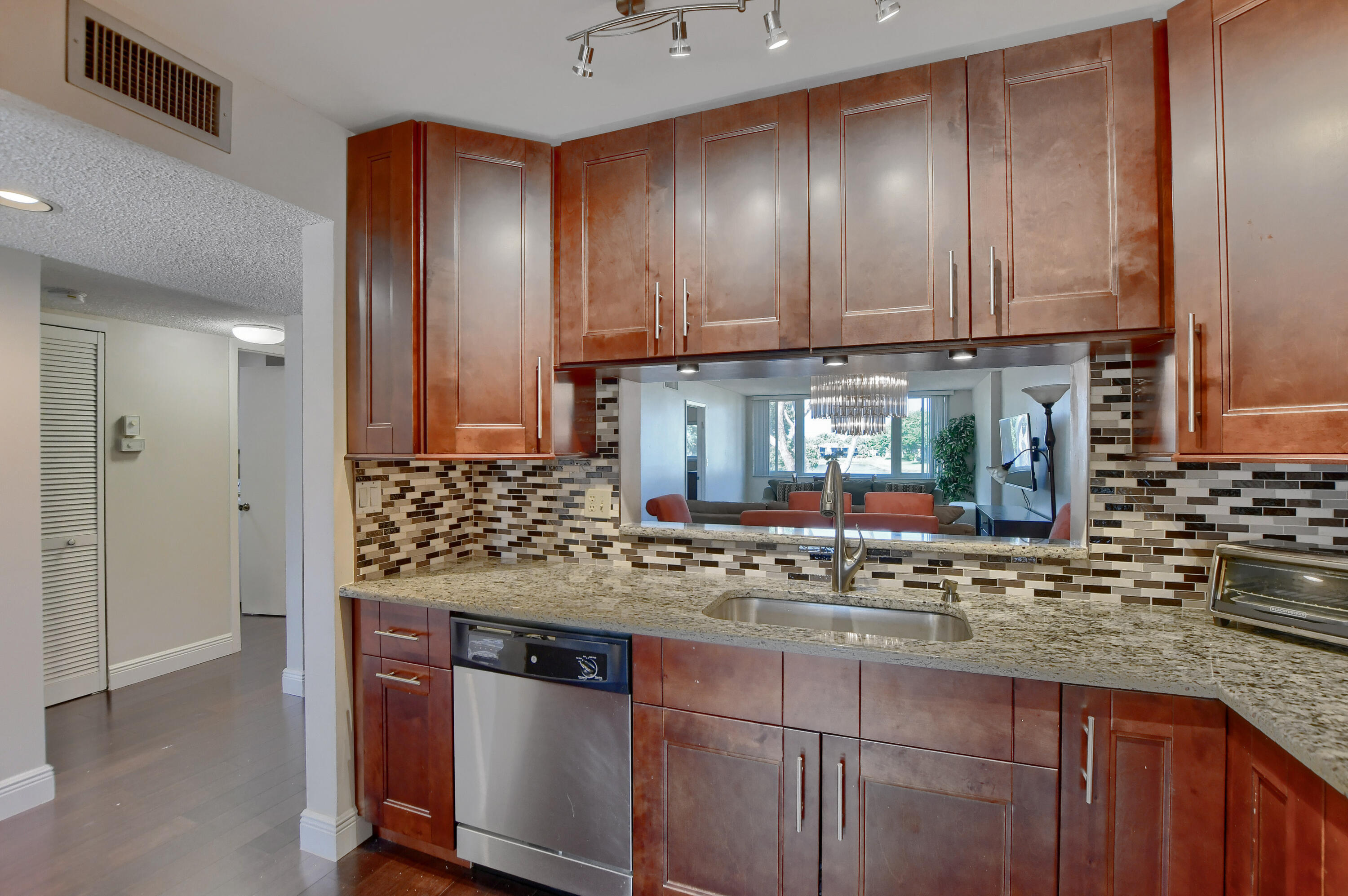 15075 Witney Road, Unit 210 Delray Beach, FL 33484 - Photo 5 of 27 05_ebf_2730-hdr(5)