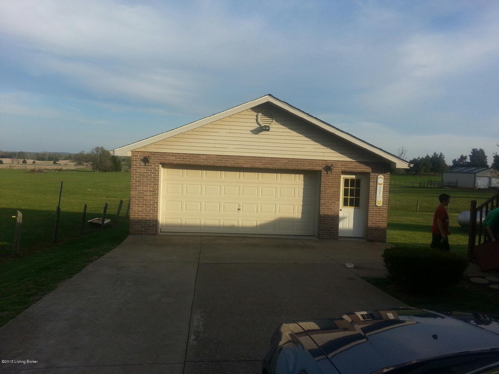 14489 Leitchfield Road Eastview, KY 42732 - Photo 11 of 13 Garage