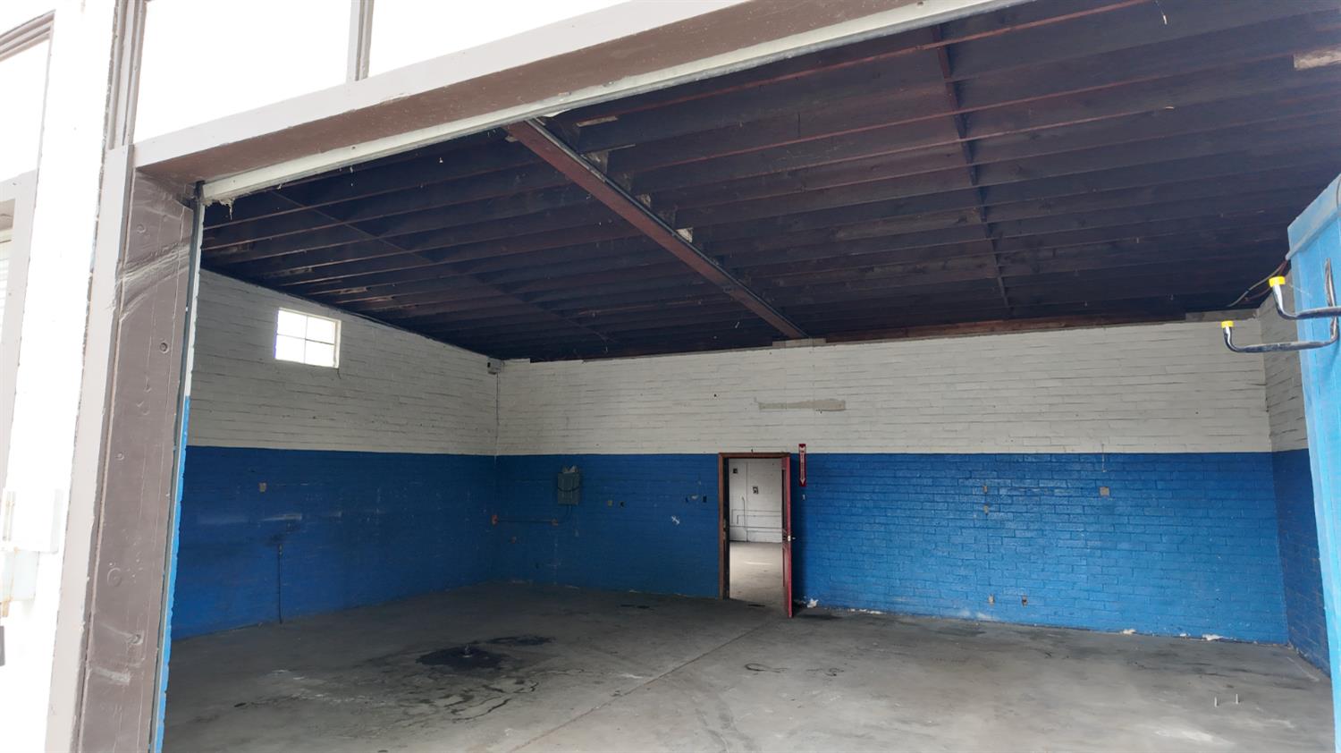 129 Phoenix Avenue Modesto, CA 95354 - Photo 5 of 21 a view of room