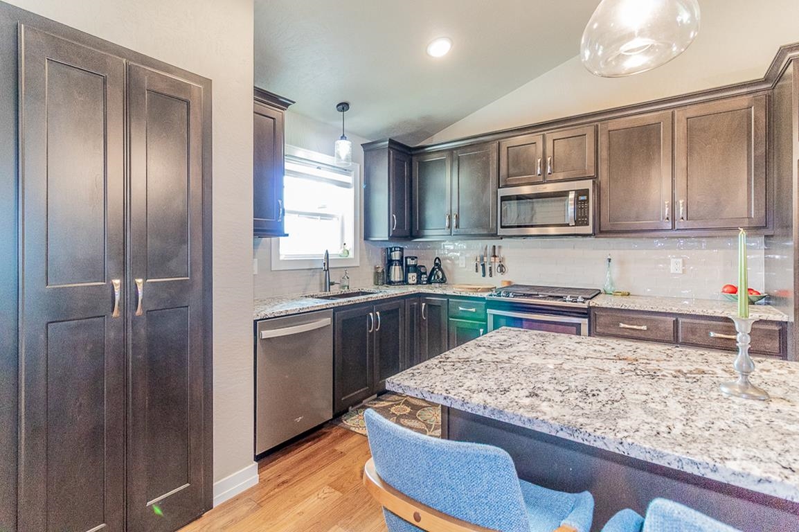 1857 Southbridge Road De Pere, WI 54115 - Photo 6 of 40