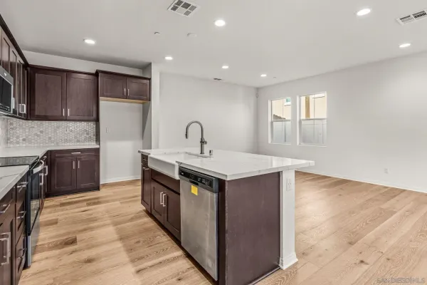 $795,000 | 505 Pinedale Street, Vista, CA 92081