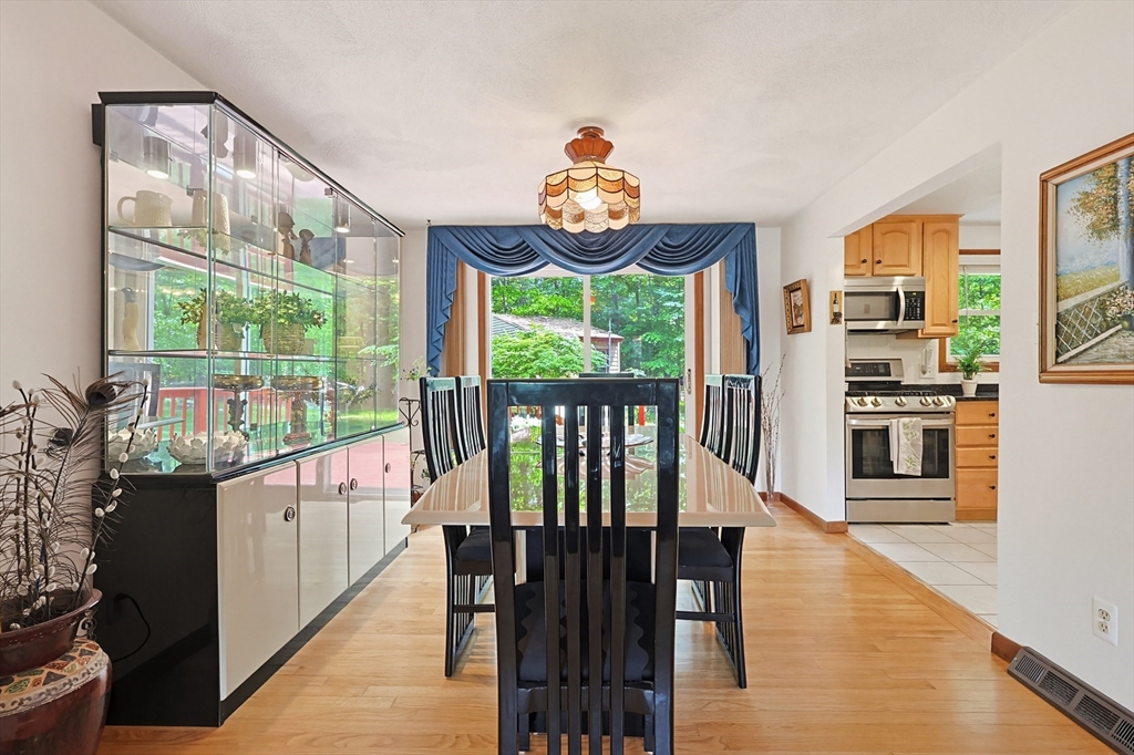218 Hampton Road Sharon, MA 02067 - Photo 7 of 34