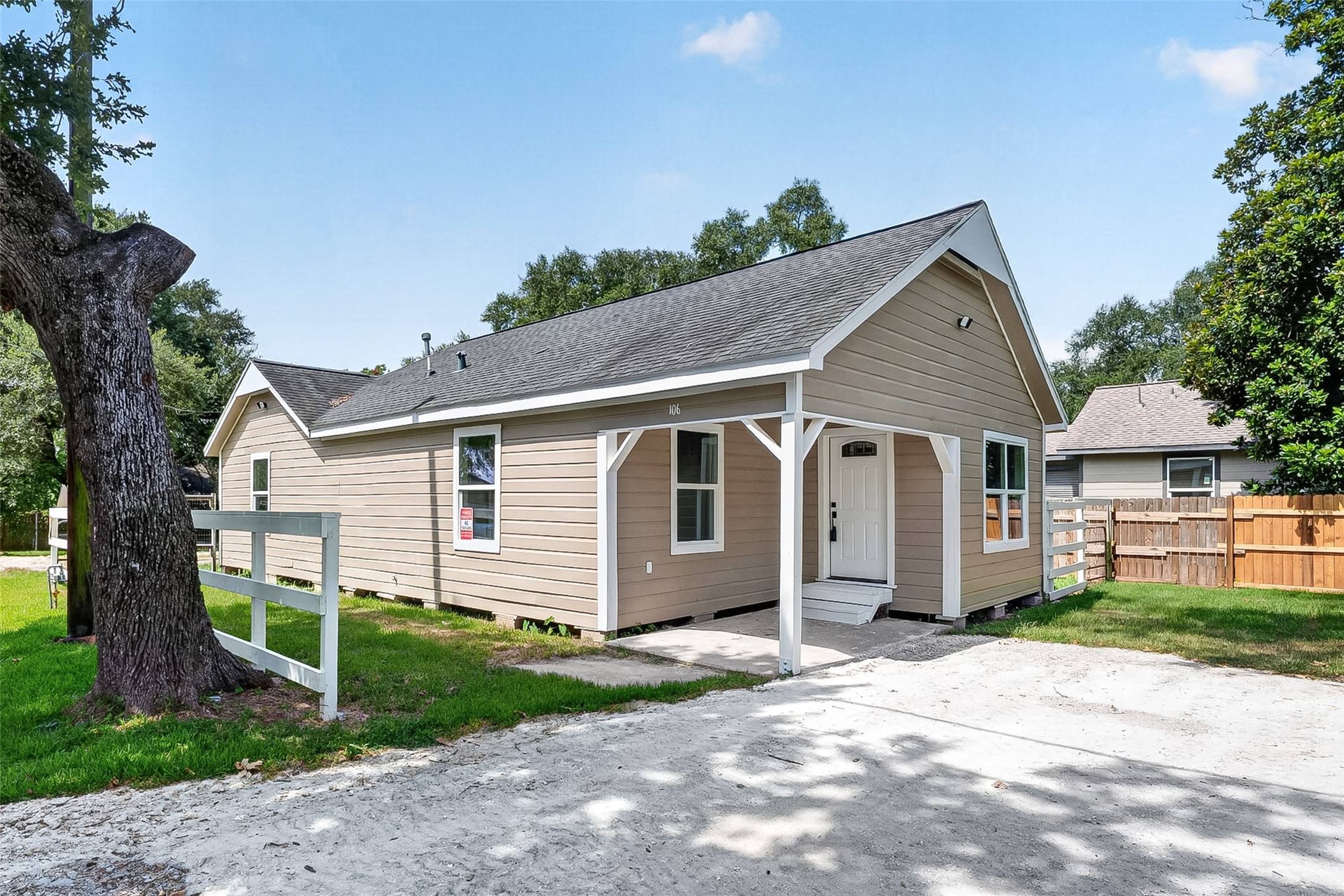 106 South 9th Street Highlands, TX 77562 - Photo 1 of 50
