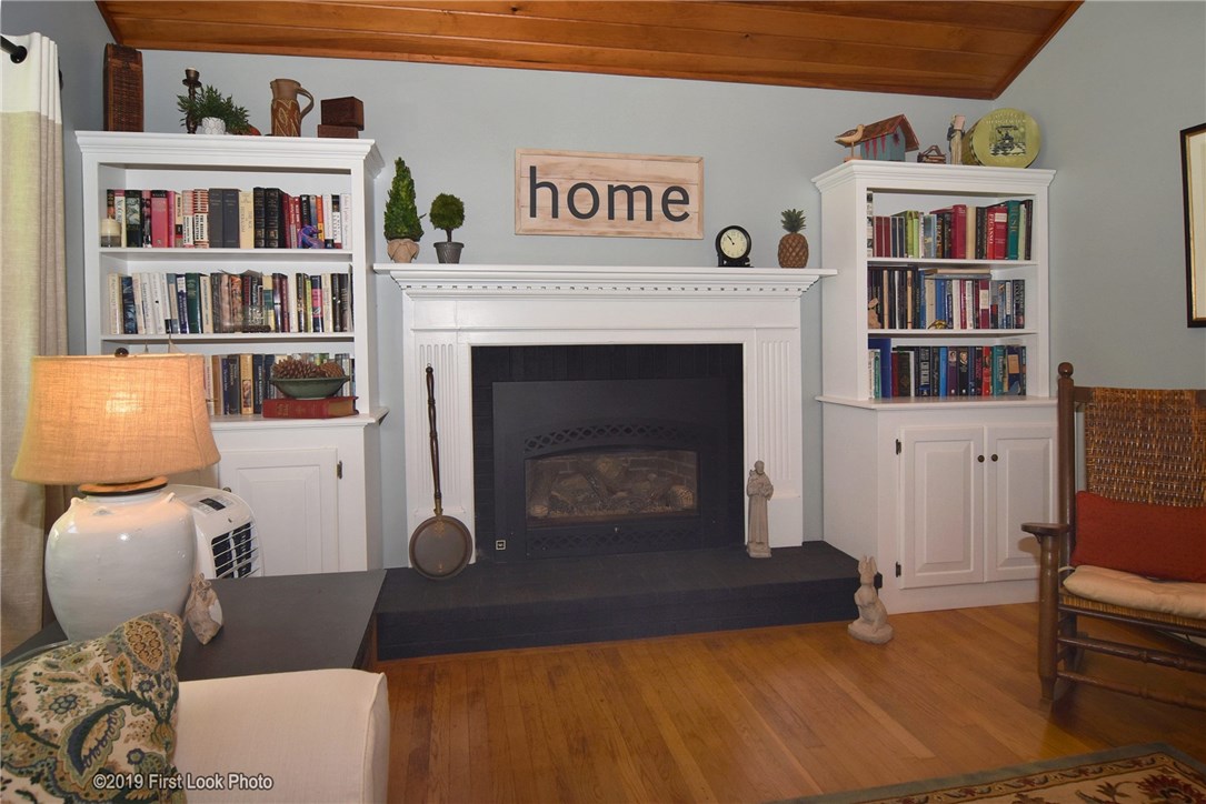 51 Wapping Road Portsmouth, RI 02871 - Photo 12 of 38