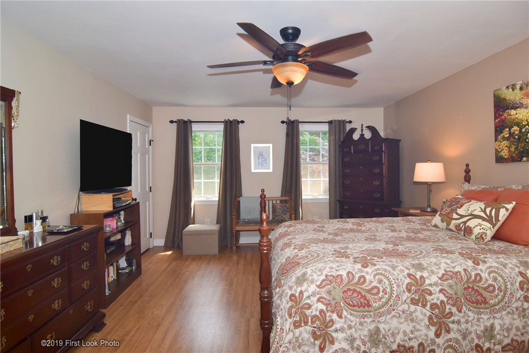 51 Wapping Road Portsmouth, RI 02871 - Photo 23 of 38