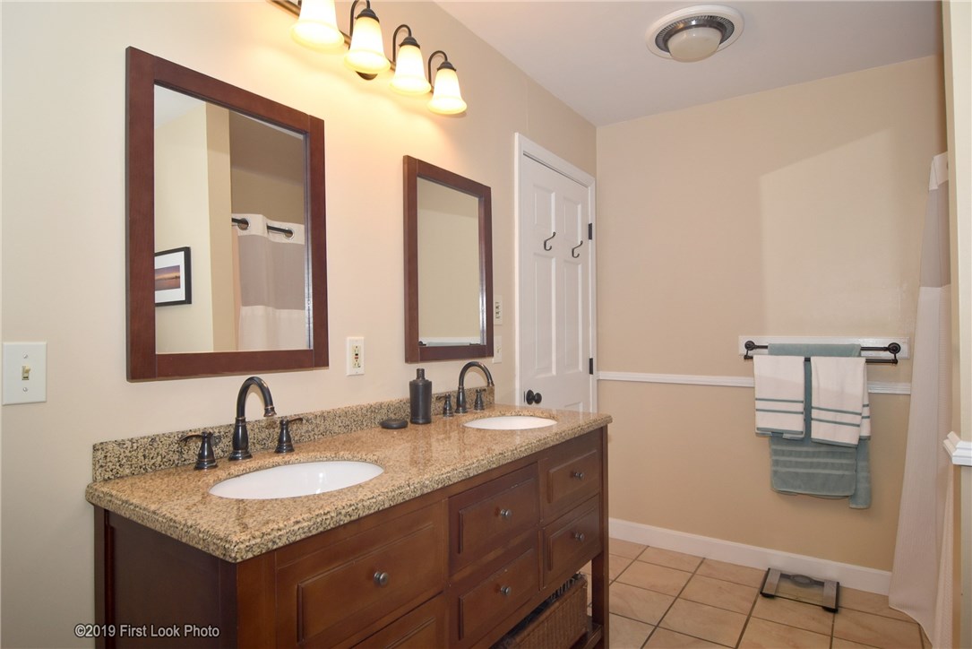 51 Wapping Road Portsmouth, RI 02871 - Photo 24 of 38