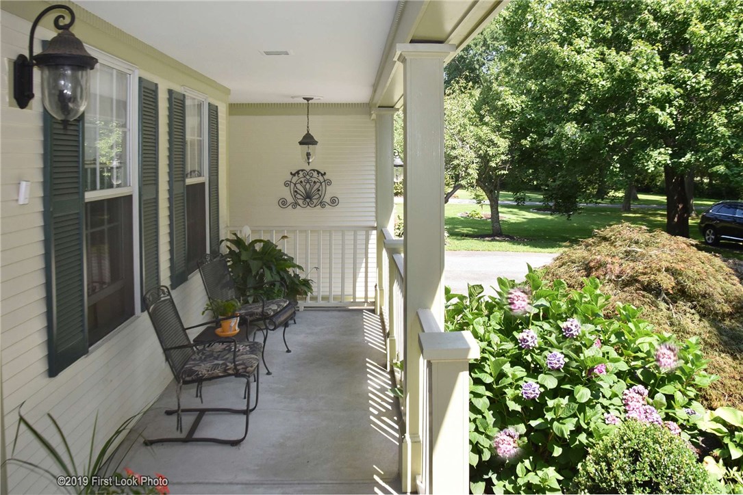 51 Wapping Road Portsmouth, RI 02871 - Photo 3 of 38