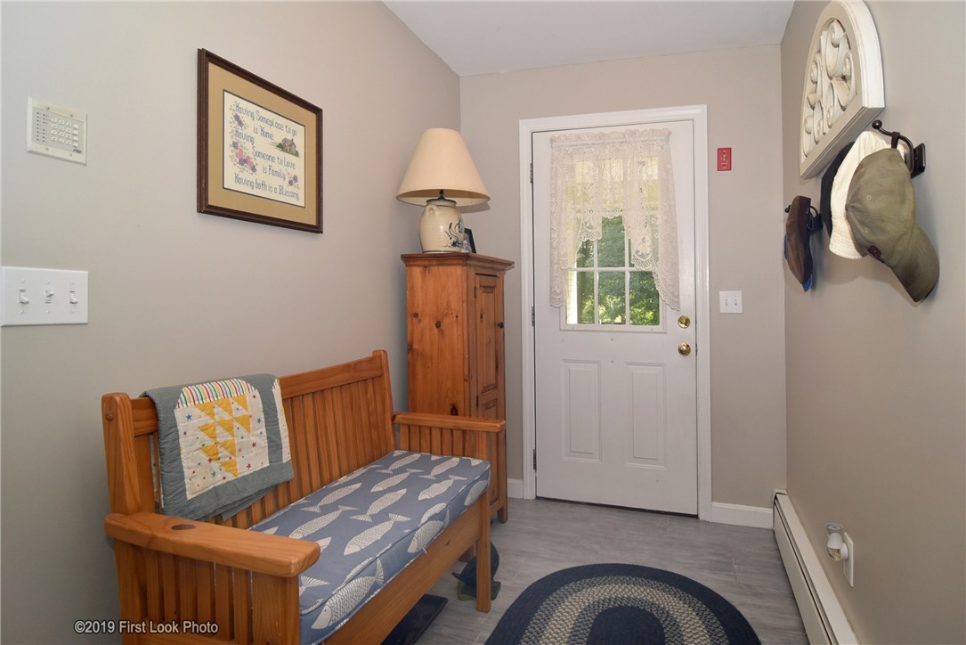 51 Wapping Road Portsmouth, RI 02871 - Photo 10 of 38