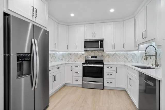 $5,500 | 1617 Washington Street, Hollywood, FL 33020