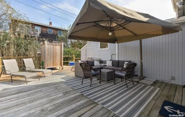 $9,500 | 603 Bayberry Walk, Ocean Beach, NY 11770