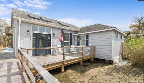 $9,500 | 603 Bayberry Walk, Ocean Beach, NY 11770